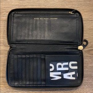 Marc by Marc Jacobs || standard supply wallet.